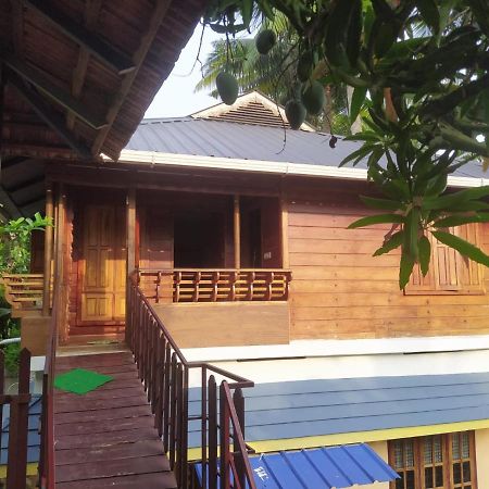 Mundromocktail Tourist Home Sasthamcotta Exterior foto